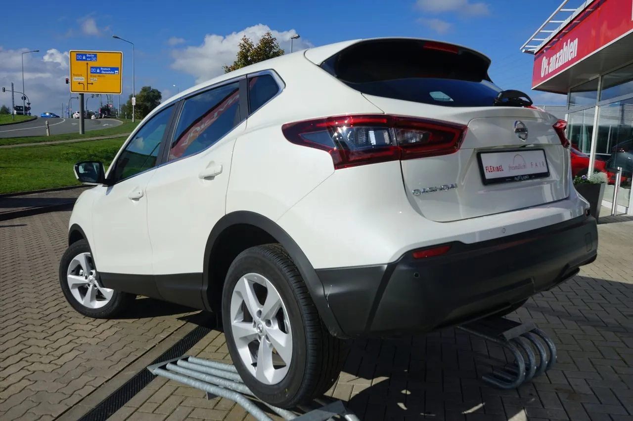 Nissan Qashqai 1.3 DIG-T...  Image 2