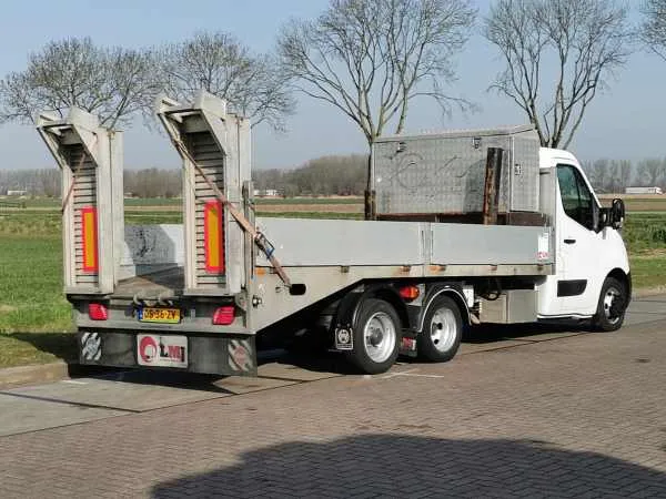 Renault Master T35 2.3 DCI Image 3