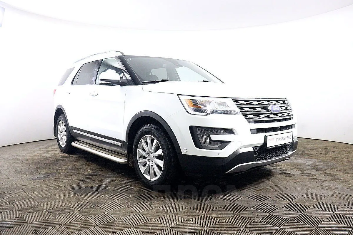 Ford Explorer Image 3