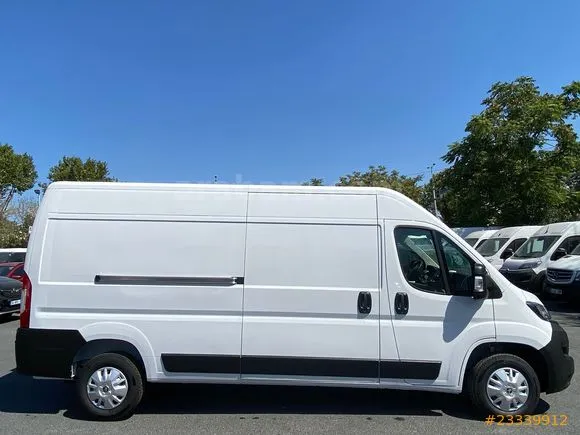 Peugeot Boxer 335 HDI Image 3